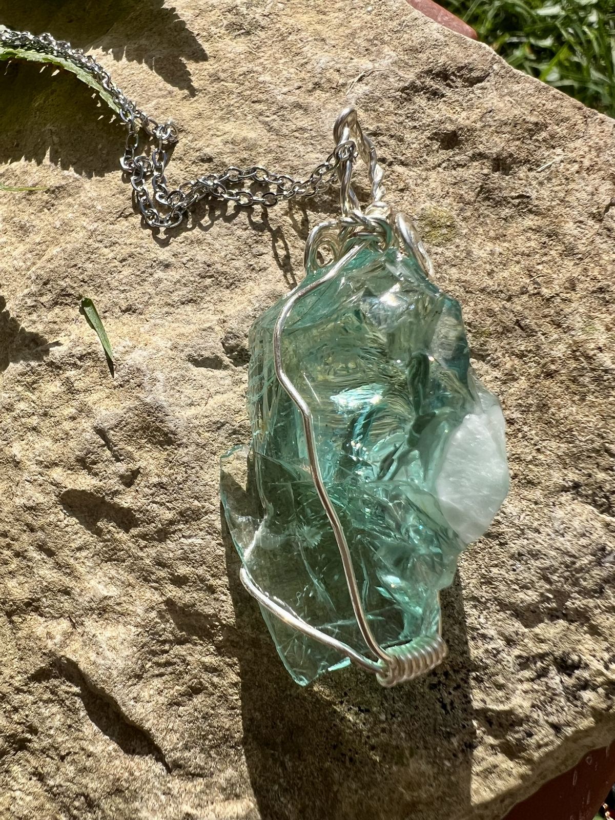 Andara Kristall Blue Secret in Silberdraht an Edelstahlkette