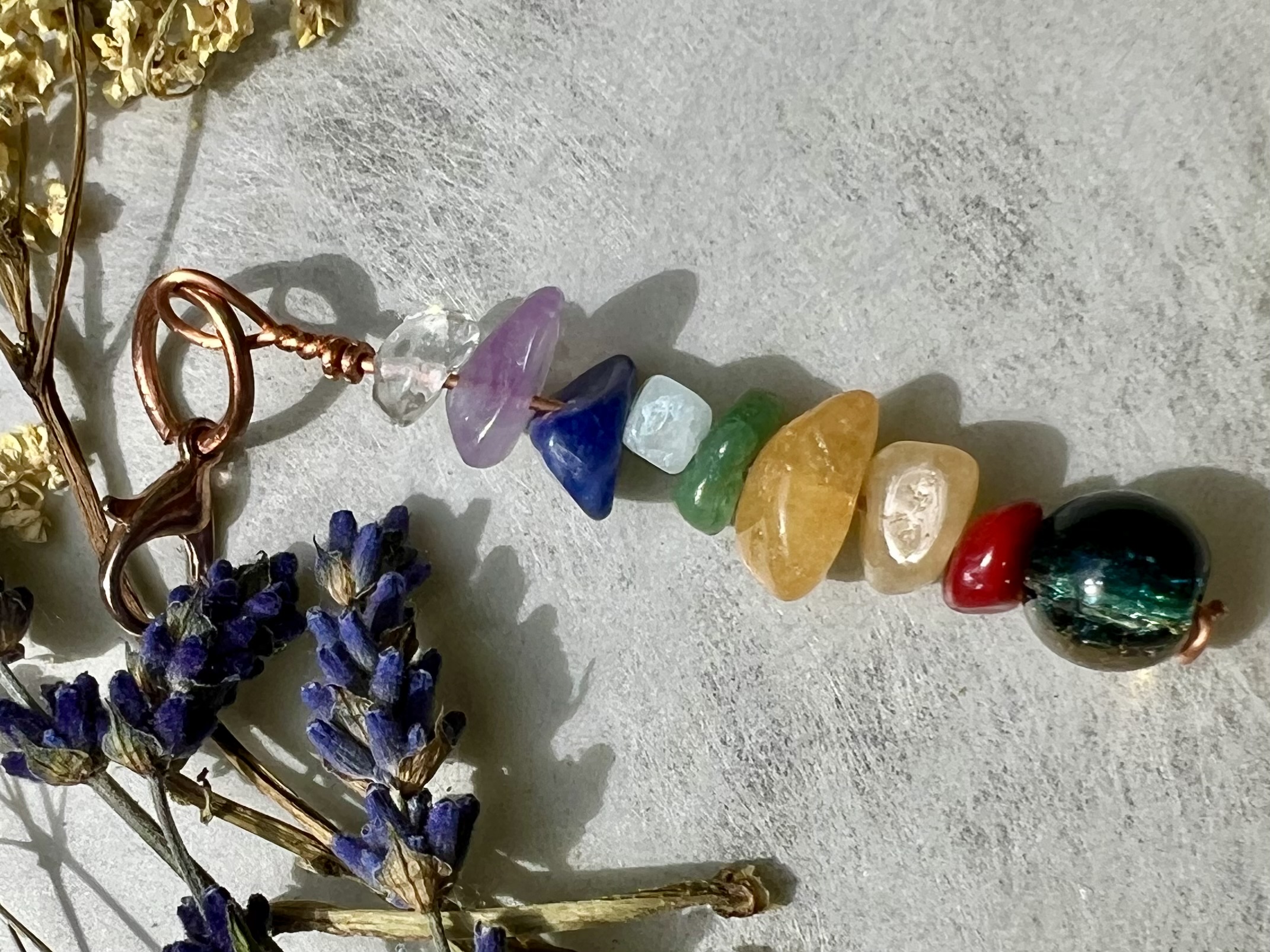 Chakra-Harmonie Anhänger mit sieben Heilsteinen