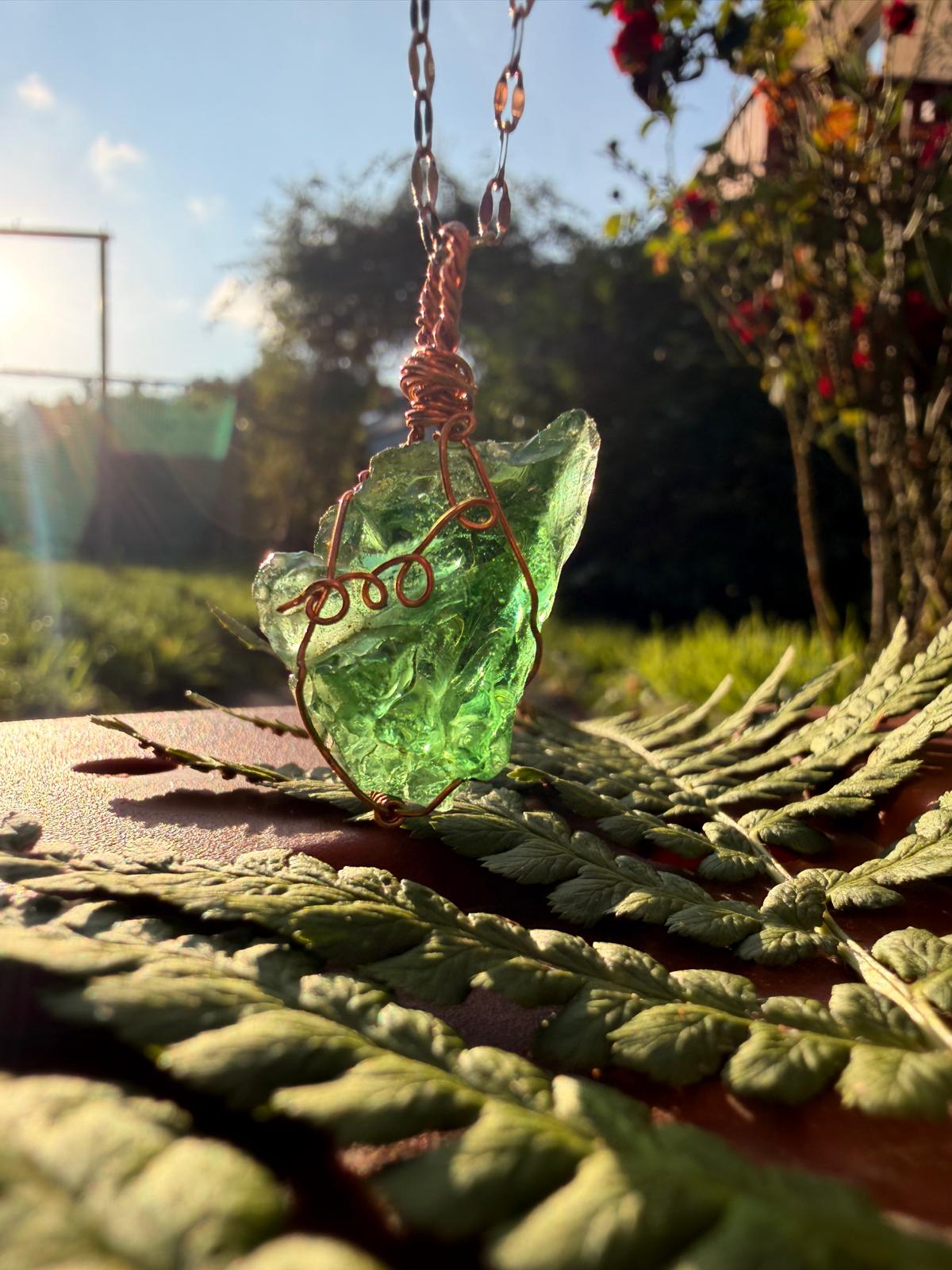 Green Essence Andara Kristall Anhänger in Kupferdraht