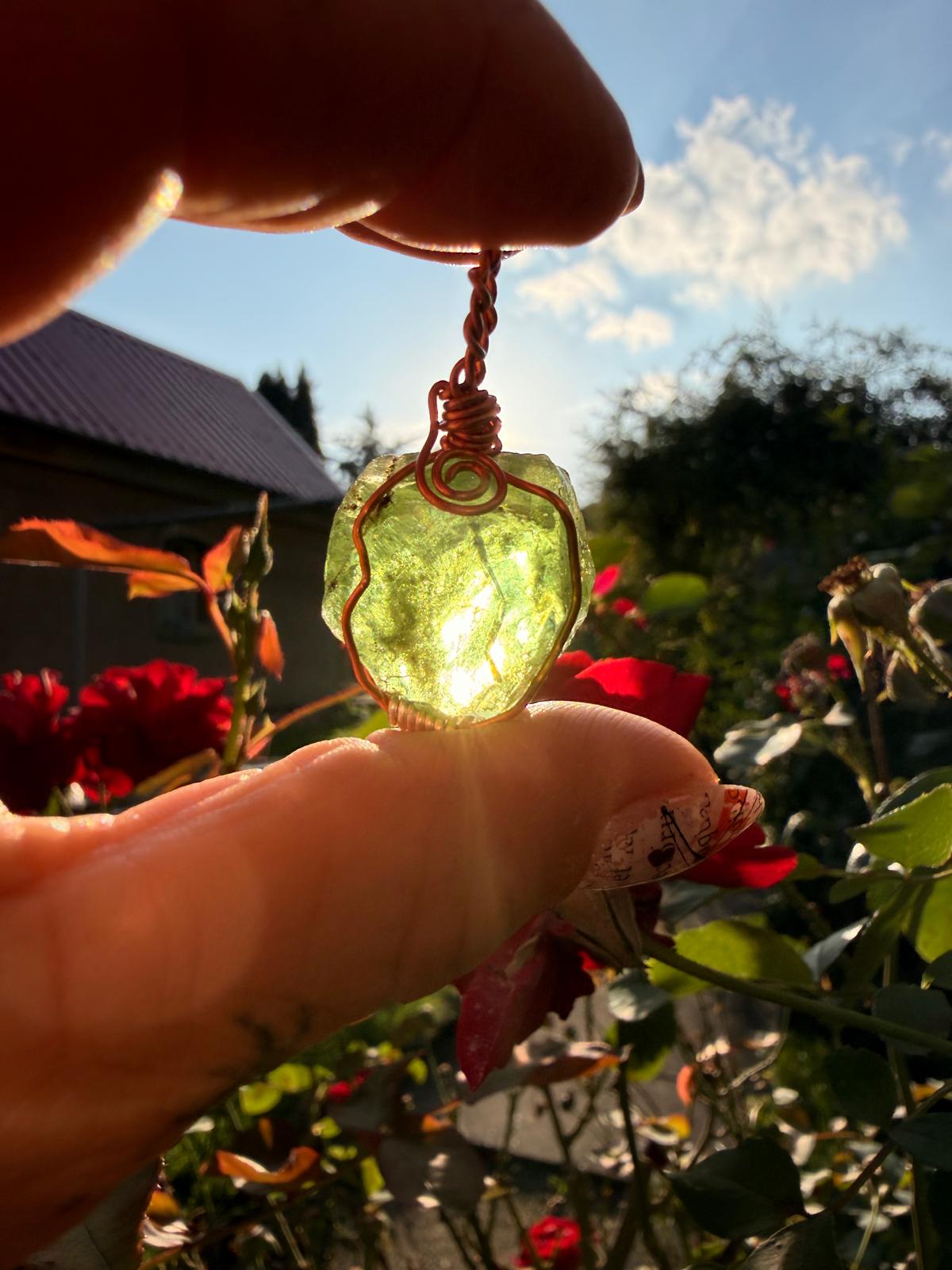 Green Perl Andara Kristall Anhänger in Kupferdraht